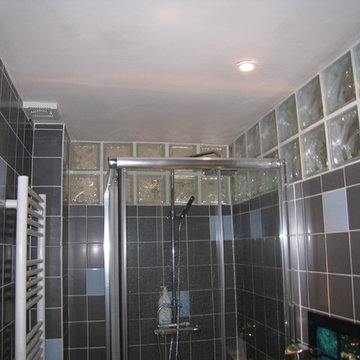 Rénovation salle de bain, sol pierre apparente