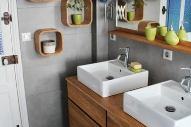 Photo of a modern bathroom in Angers.