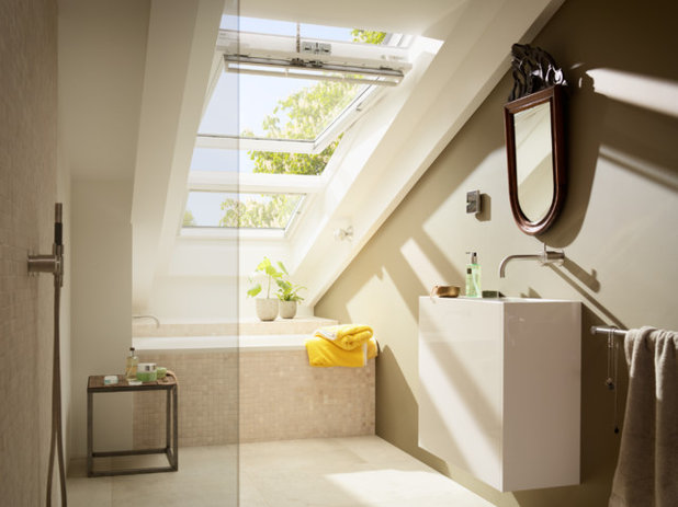 Contemporary Bathroom by VELUX France Officiel