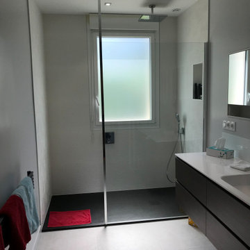 Salle de bain avec toilette intégré
