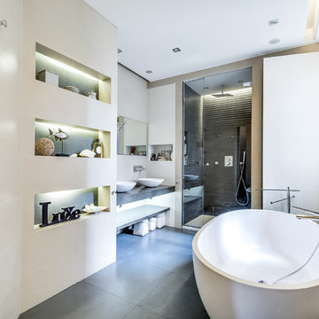 Salle de bain de luxe dans un appartement parisien