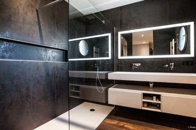 Salle de bain moderne noire
