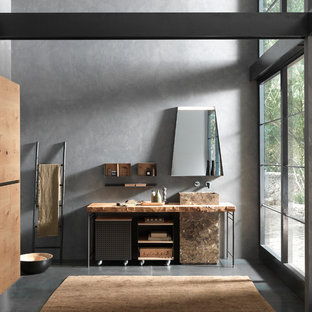 Exemple d'une salle de bain principale tendance de taille moyenne avec un mur gris, un lavabo de ferme, un plan de toilette en bois, un sol gris et un plan de toilette marron.