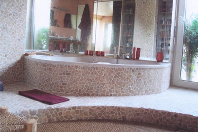 Inspiration pour une salle de bain design.