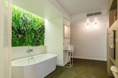 リヨンにあるシャビーシック調のおしゃれな浴室の写真