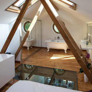 Cette photo montre une salle de bain principale tendance.