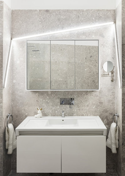 コンテンポラリー 浴室 by Studio Razavi
