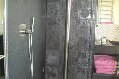 ニースにあるコンテンポラリースタイルのおしゃれな浴室の写真