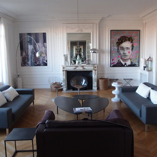Réalisation d'une salle de séjour minimaliste.
