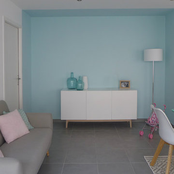 Bleu ciel et rose pivoine | Une maison familiale contemporaine & raffinée