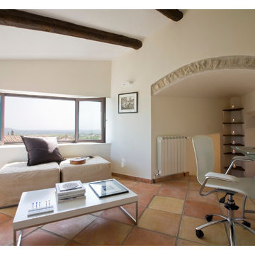 Salon dans maison de village provençal