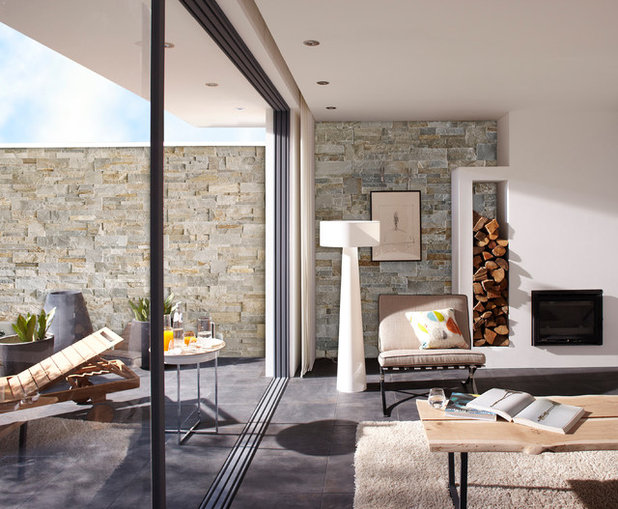 Contemporary Family Room by Leroy Merlin OFFICIEL