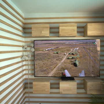Télévision murale aux lignes symétriques