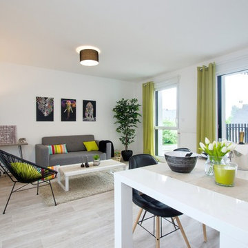 Une salle de séjour contemporaine à Noyal Chatillon sur Seiche