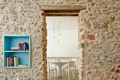 Inspiration for a rustic living room in Barcelona.