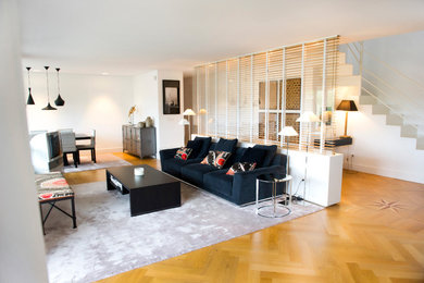 Living room - transitional living room idea in Bilbao
