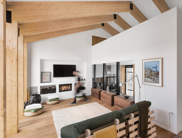 Contemporary Living Room by La Reina Obrera - Arquitectura e Interiorismo
