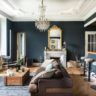 75+ Eklektische Wohnzimmer mit Kaminumrandung aus Stein Ideen & Bilder