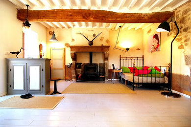 Photo of a rustic living room in Dijon.