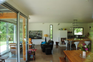 Inspiration for a cottage living room remodel in Rennes