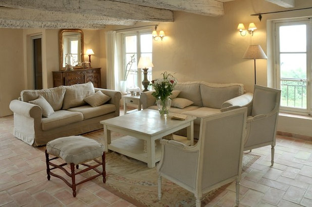 Traditional Living Room by Décoration et provence