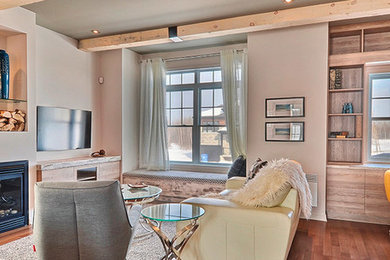 Trendy living room photo in Montreal
