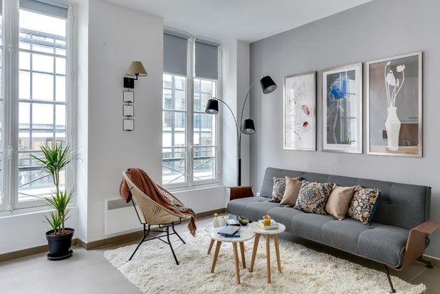 Contemporary Living Room by MEERO
