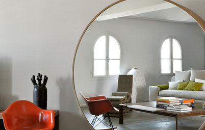 Veckans rum: Lek med speglar och färg i ett modernt loft