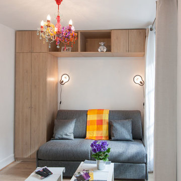 Salon minimaliste dans appartement parisien