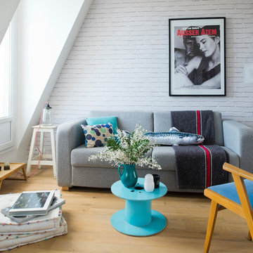 Salon scandinave sous les toits de Paris