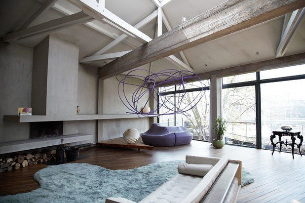 Industrial Living Room by Benoit WACHBAR - Consultant en Immobilier