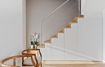 Scala Contenitore: 4 Armadi Sottoscala Salvaspazio in Soggiorno