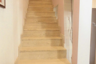 カターニア／パルレモにあるモダンスタイルのおしゃれな階段の写真