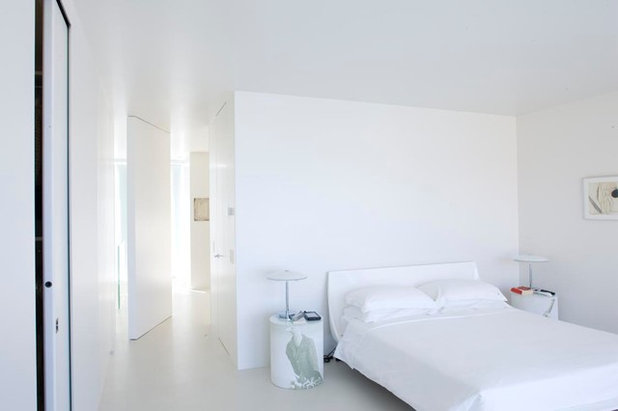 Modern Schlafzimmer by moessmer doors