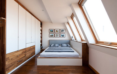 Mit Stauraum und Stil: Ein Schlafzimmer unter der Dachschräge