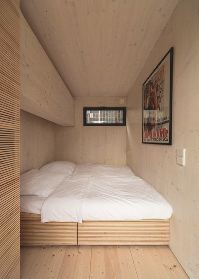 コンテンポラリー 寝室 by transstruktura