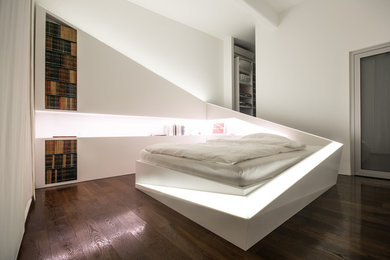 Bedroom - modern bedroom idea in Other