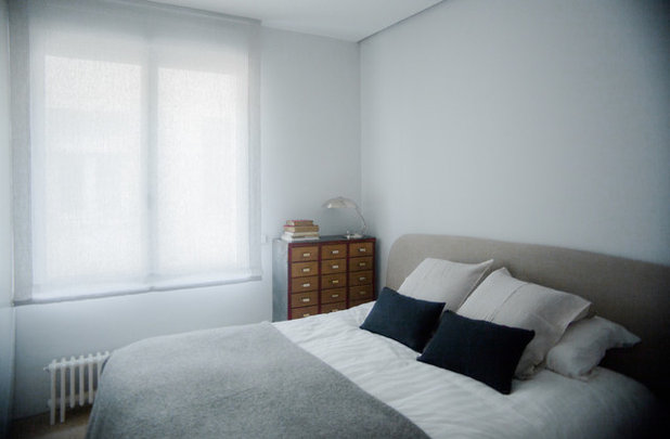 Moderno Dormitorio by Quiet Studios