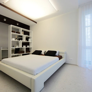 Diseño de dormitorio contemporáneo con paredes blancas y suelo de linóleo