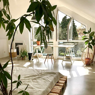 Diseño de habitación de invitados moderna, de tamaño medio, con paredes blancas, suelo de linóleo y suelo blanco