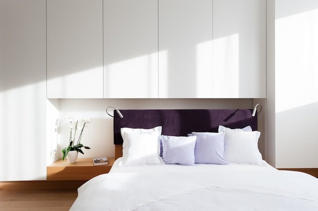 Moderno Dormitorio by Innenarchitektur-Rathke