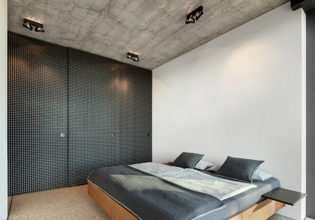 Minimalistisch Schlafzimmer by ARCHITEKTUR EVI PECHTHOLD