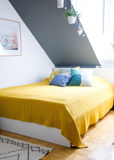 Modern Bedroom by La petite Olga
