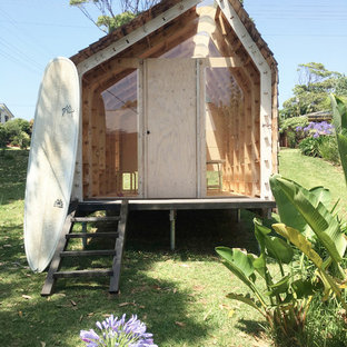 Photo of a contemporary detached shed and granny flat in Sydney.