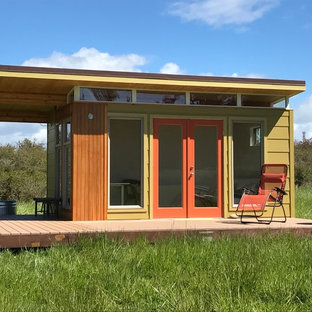 Mid-sized minimalist detached studio / workshop shed photo in Seattle