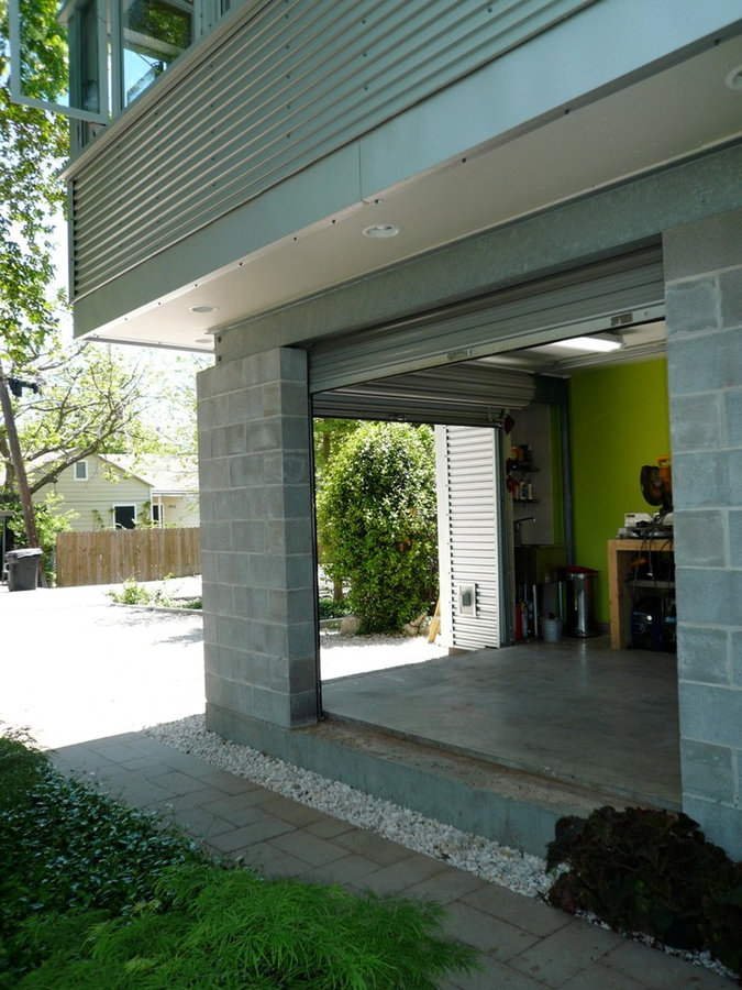 900 square foot House and Garden