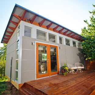 Example of a trendy detached studio / workshop shed design in Denver