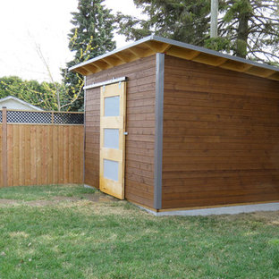 Small contemporary detached garden shed in Toronto.