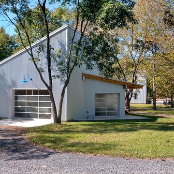 Barn/Garage/Pool/Studio. Virginia