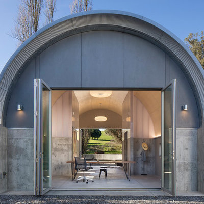 Urban detached studio / workshop shed photo in Other